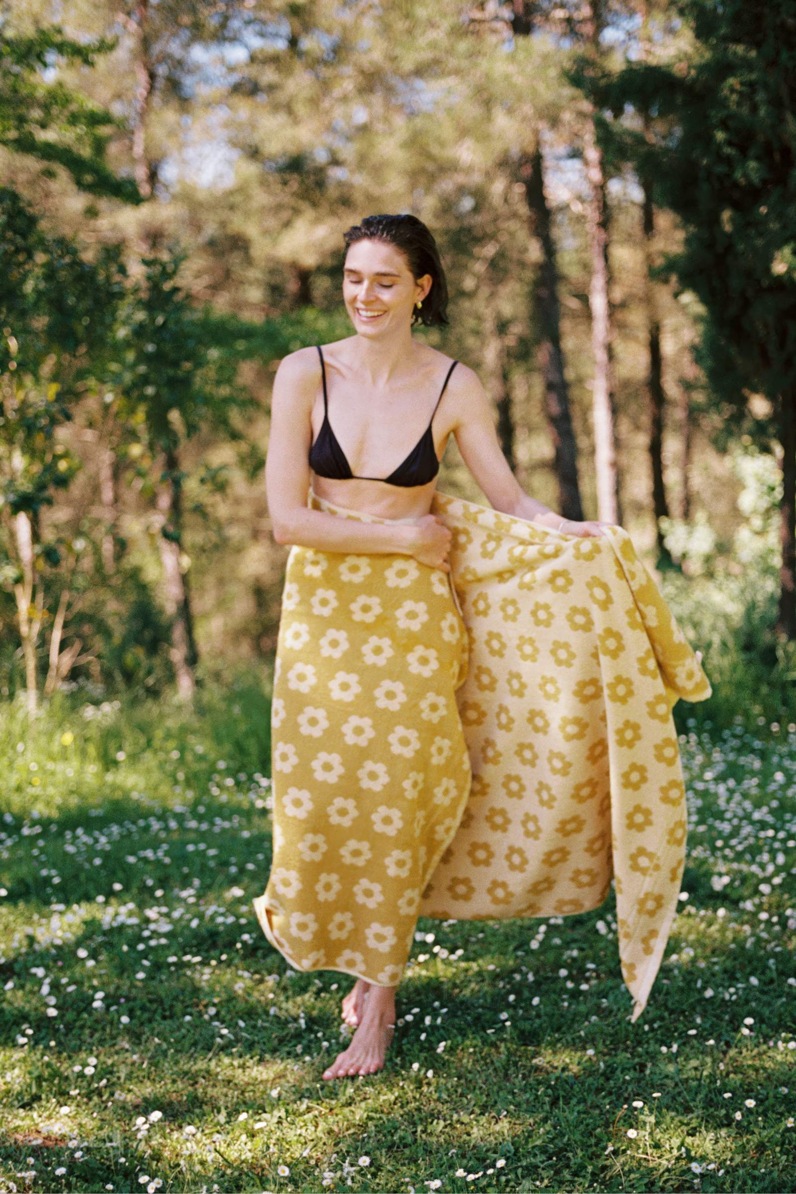 Daisy Beach Towel | Sunshine Daisy - Image 8