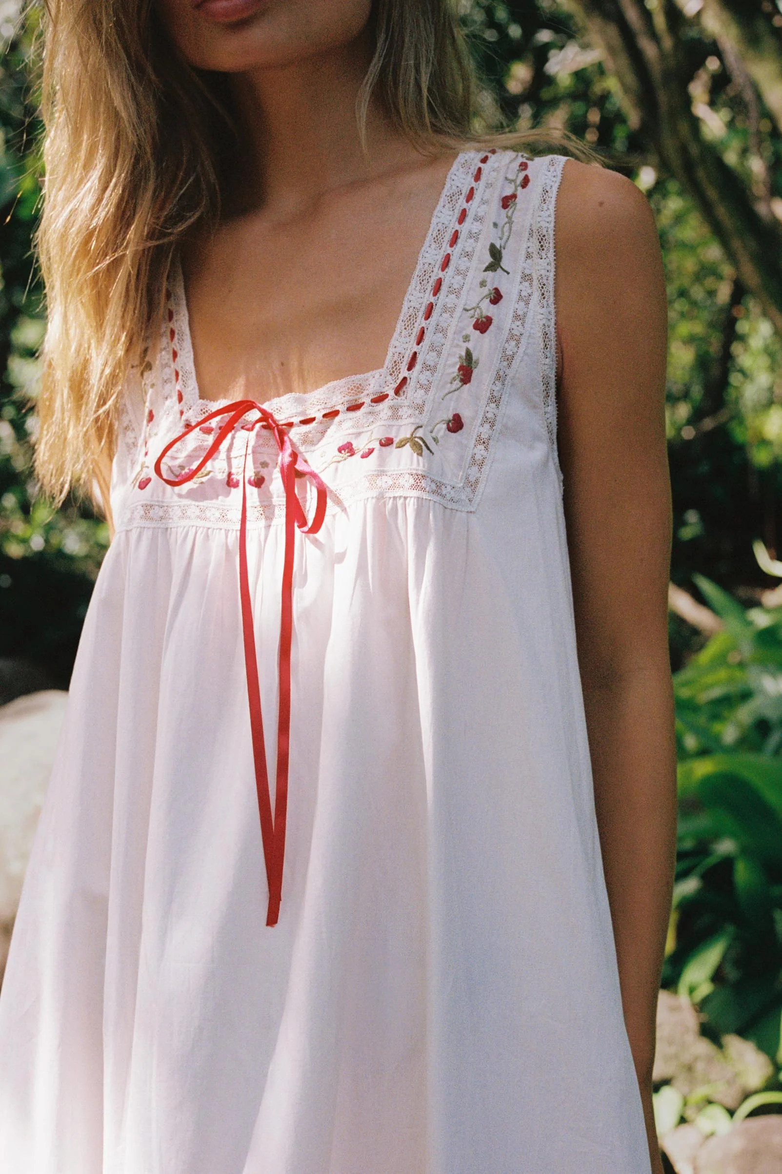 The Eleadora Dress | Strawberry Pearl - Image 3